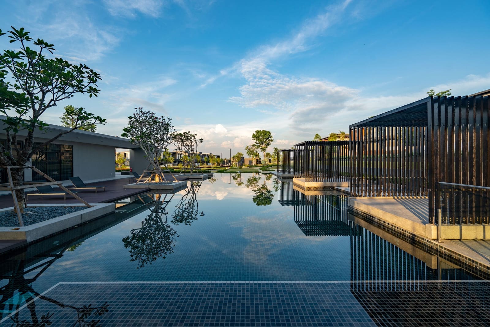 Landscape lighting and common areas representing integrated estate management