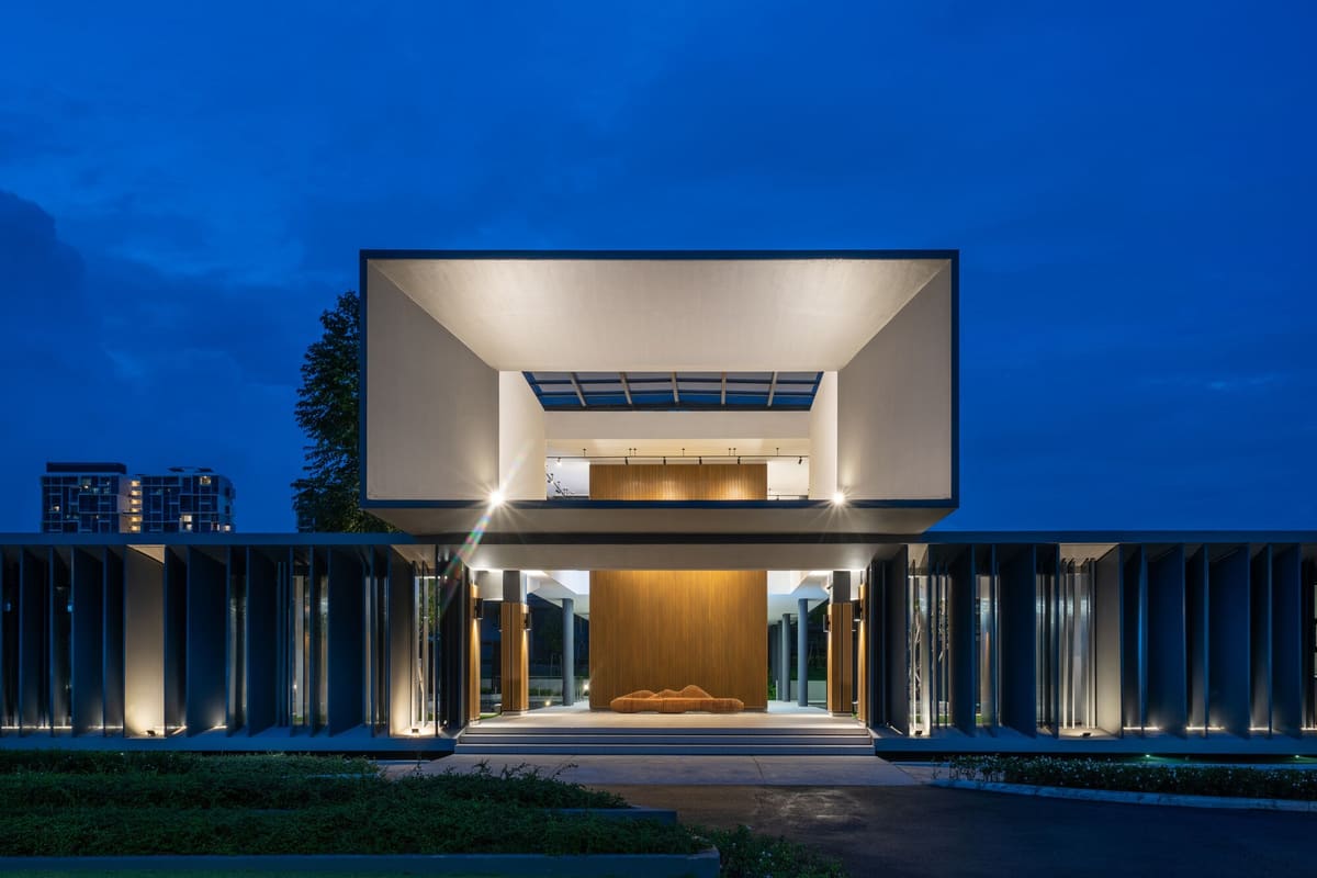 Common-area lighting used to illustrate LED-based landscape illumination